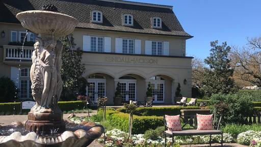 When winery hopping in Sonoma Valley, make sure you do not miss the Kendall-Jackson Wine Estate! The wine and hospitality here blew us away and we cannot wait to return. Also, since the winery selection in the region is so overwhelming, do not be shy about asking for recommendations or 2-for-1 tasting coupons. #California #Sonoma