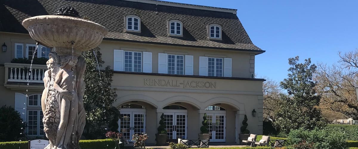 When winery hopping in Sonoma Valley, make sure you do not miss the Kendall-Jackson Wine Estate! The wine and hospitality here blew us away and we cannot wait to return. Also, since the winery selection in the region is so overwhelming, do not be shy about asking for recommendations or 2-for-1 tasting coupons. #California #Sonoma