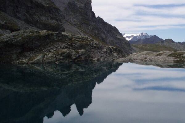 5 crystal clear mountain lakes and spectacular views of the Alps of Eastern Switzerland are the highlights of the mountain walk from the PizolhĂŒtte to Gaffia. The 5-lake walk on the Pizol is one of the real classics among mountain walks.