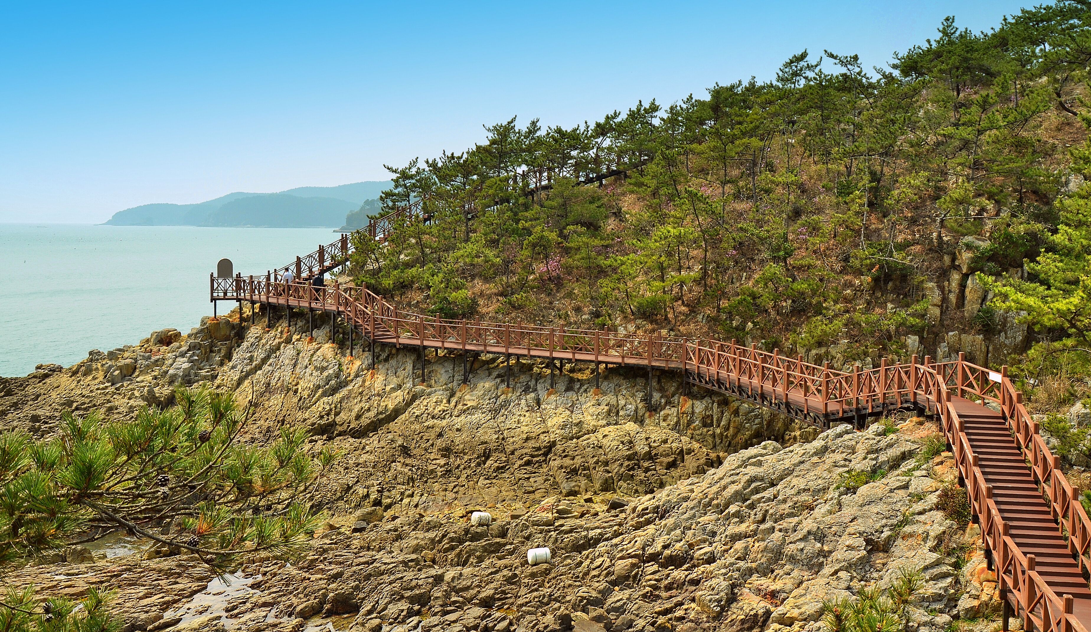 Seascape in Goseong County (Goseong-gun), South Gyeongsang Province, South Korea.