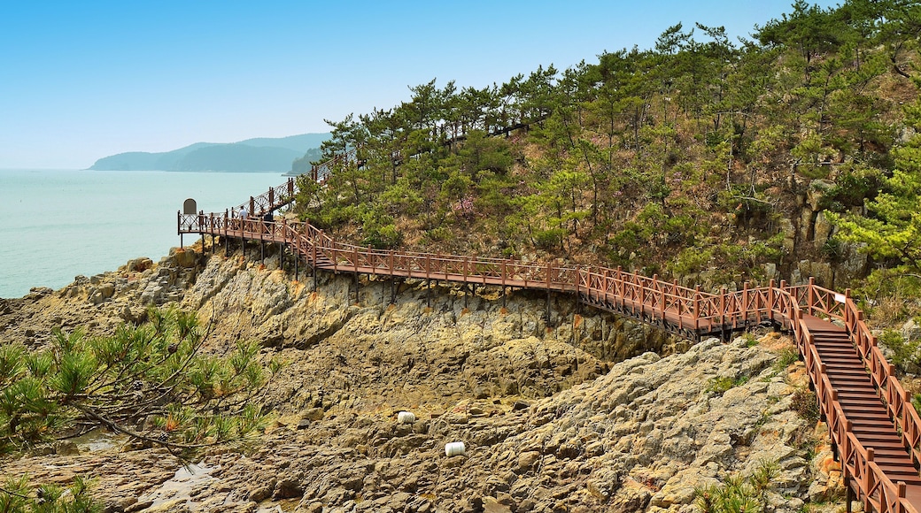 Seascape in Goseong County (Goseong-gun), South Gyeongsang Province, South Korea.