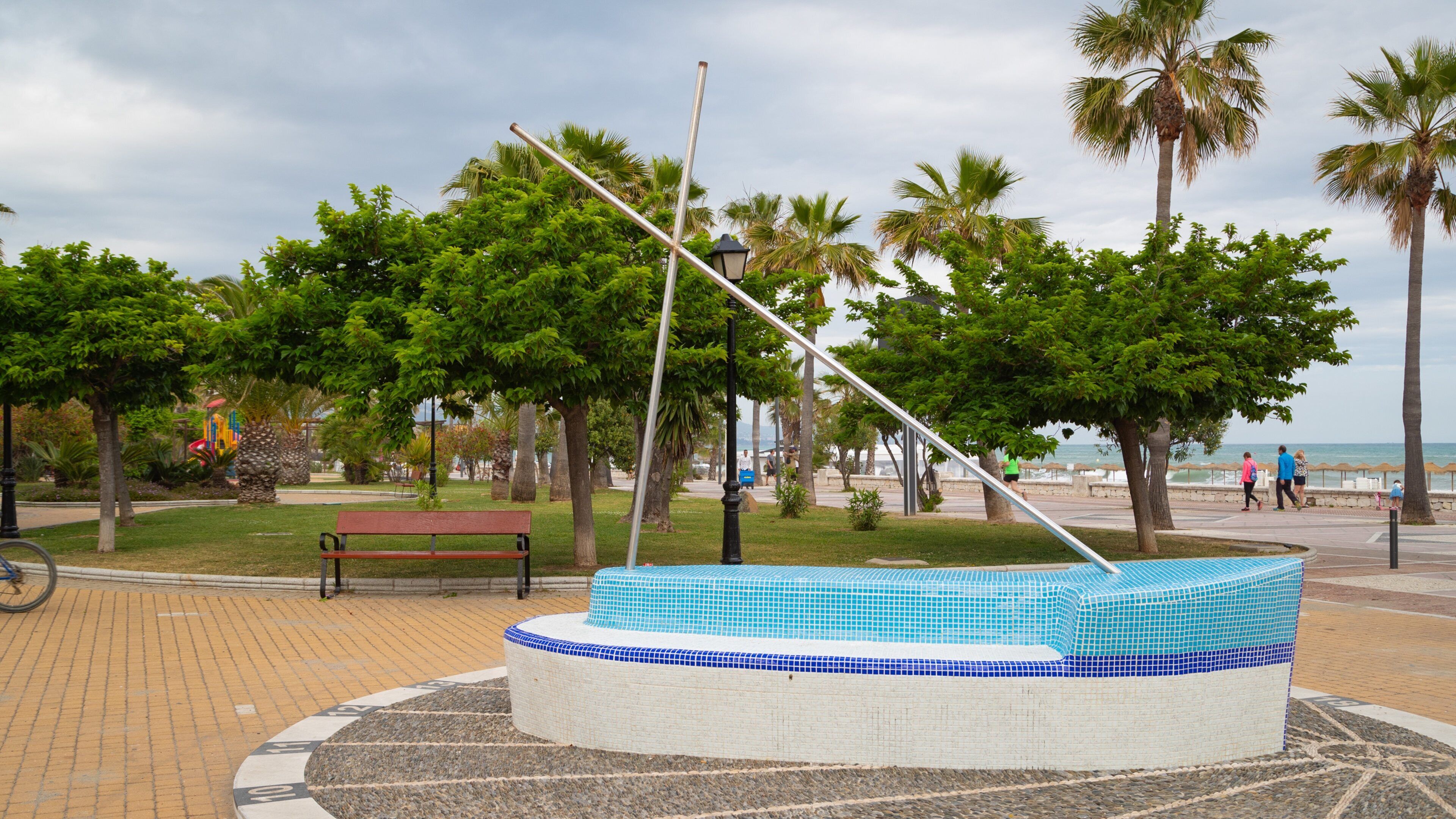 Puerto Banus featuring a park