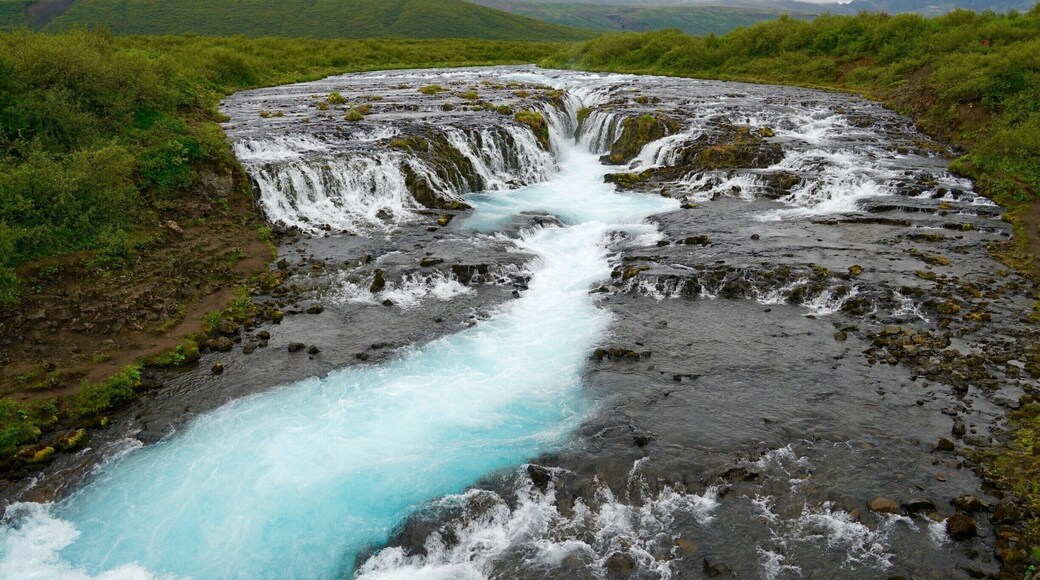 If I had to choose a favorite waterfall in Iceland, this would probably be it. It's just a short hike in with gorgeous views from the bridge.