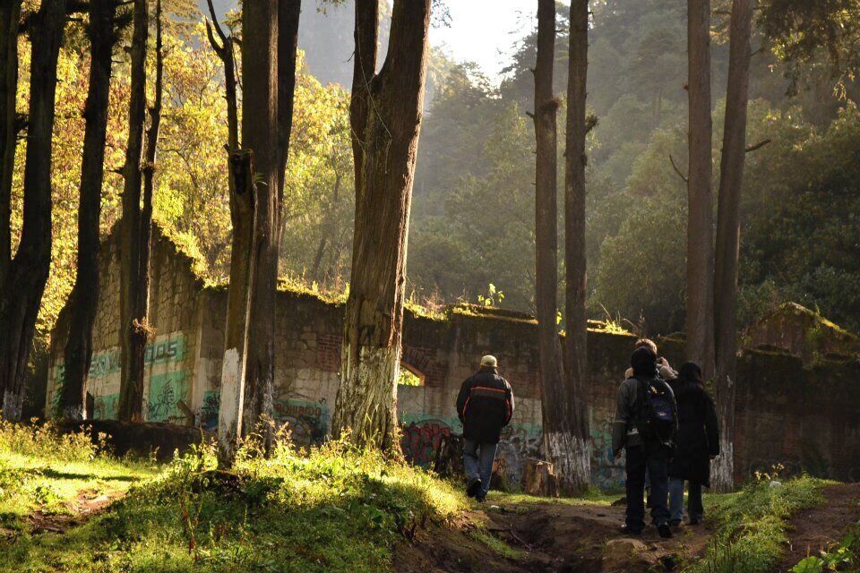 Entering the hiking path to the Iztaccihuatl.
