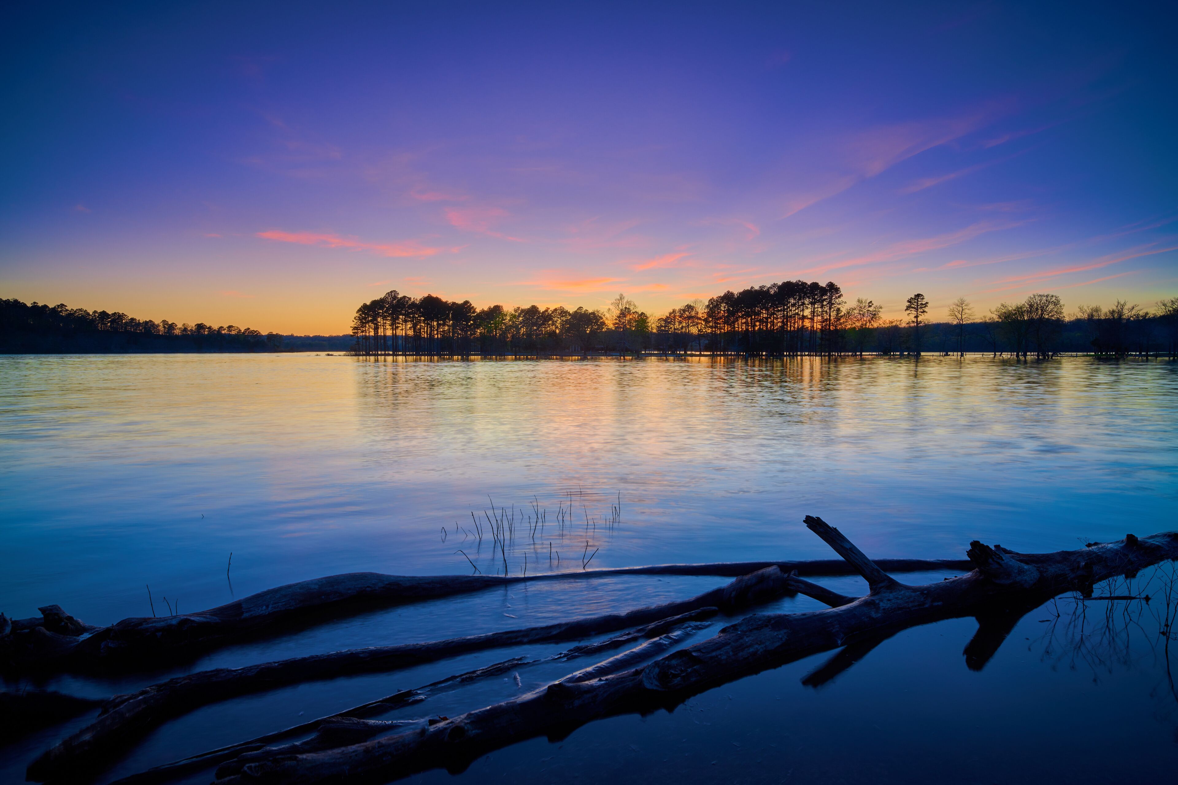 Beautiful dusk on Beaver Lake near Rogers Arkansas.