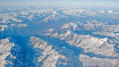 A short break to Sarasota if you want to relax by the beach and the pool. There are plenty of places to eat out in the evening including a gorgeous tapas restaurant in the centre. Visit the Botanical Gardens to experience all the beautiful nature Florida has to offer.