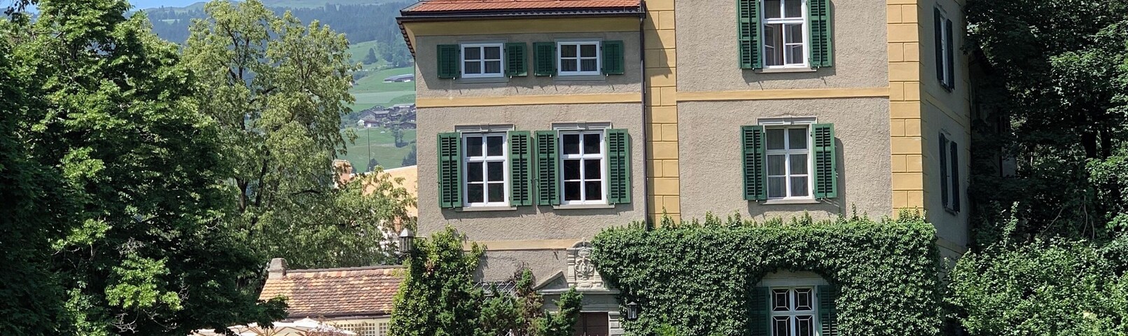 50 Best in the world, 3* Michelin, 19 points Gault Millau
Amazing dining experience in the smallest city in the world... By Andreas Caminada