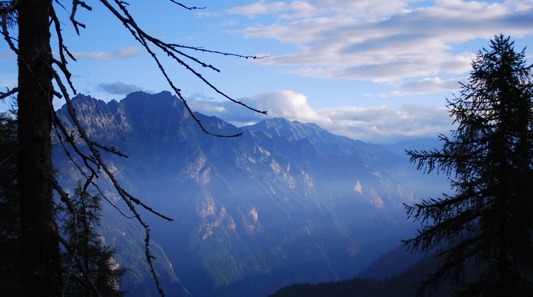 Vista sulla Val Leggia dal Pian di Asen