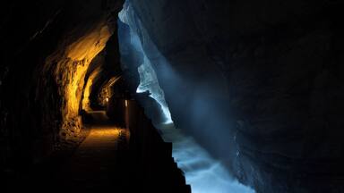 Beautiful gorge for photo and leisure walk, don't forget to bring along with you a jacket as it's damp and very chilly inside!