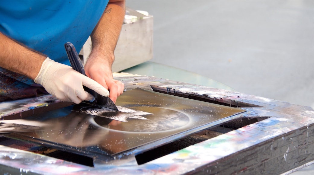 ダウンタウン ラスベガス 及び 男性 (個人)