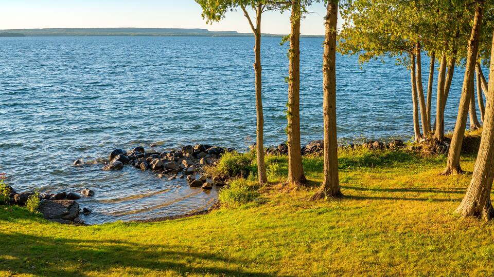 Magnificent little bay of Lake Manitou, the jewel of Manitoulin Island in Northern Ontario, Canada. Largest lake on the island, spanning kilometres of pristine waters and captivating landscapes.