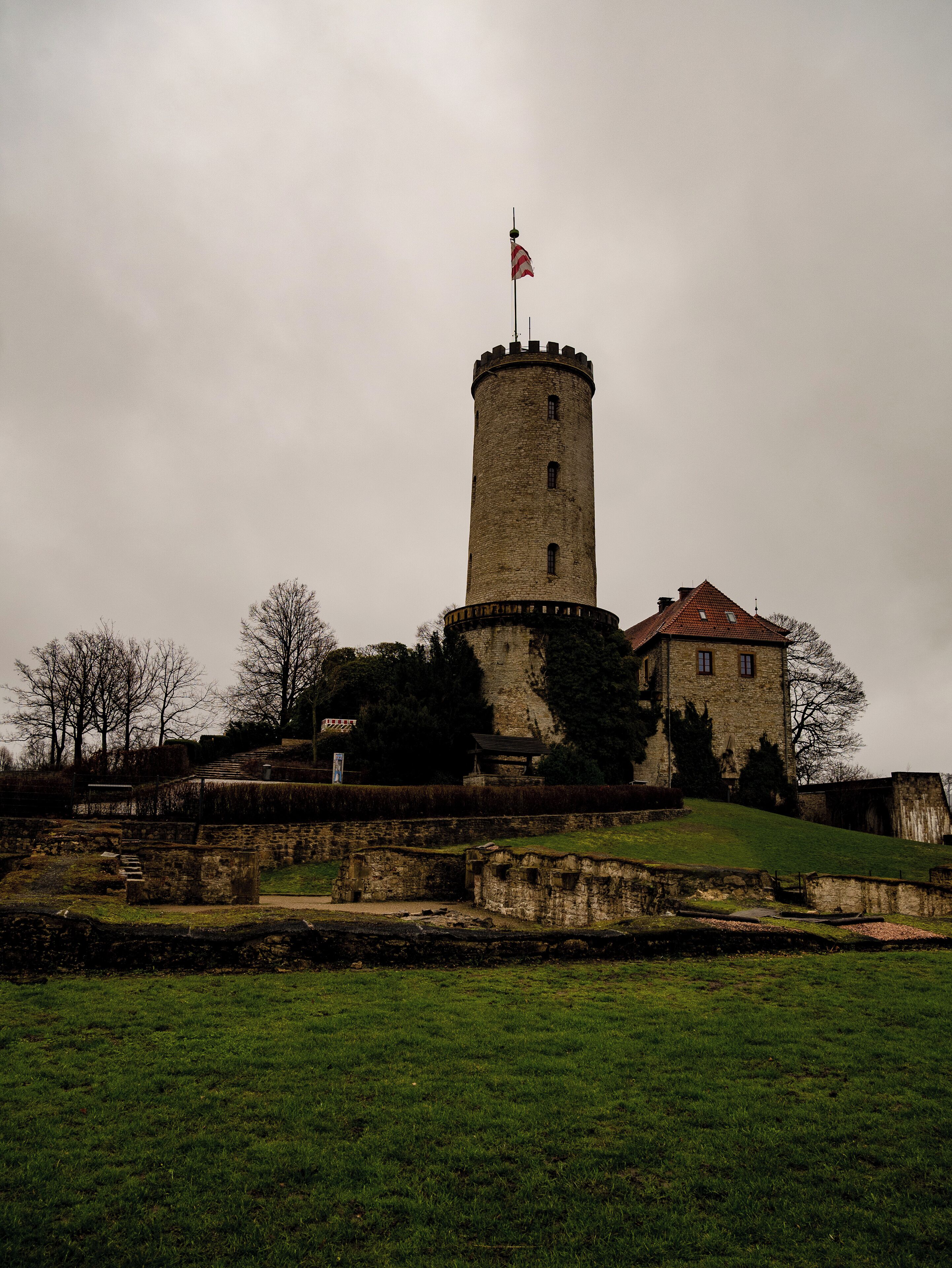 Sadly it was a gray, rainy day when I visited castle Sparrenburg. The castle was still impressive though.
