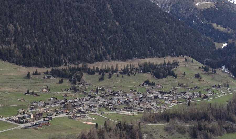 The village of Liddes. Shot taken from the Roc de Cornet.