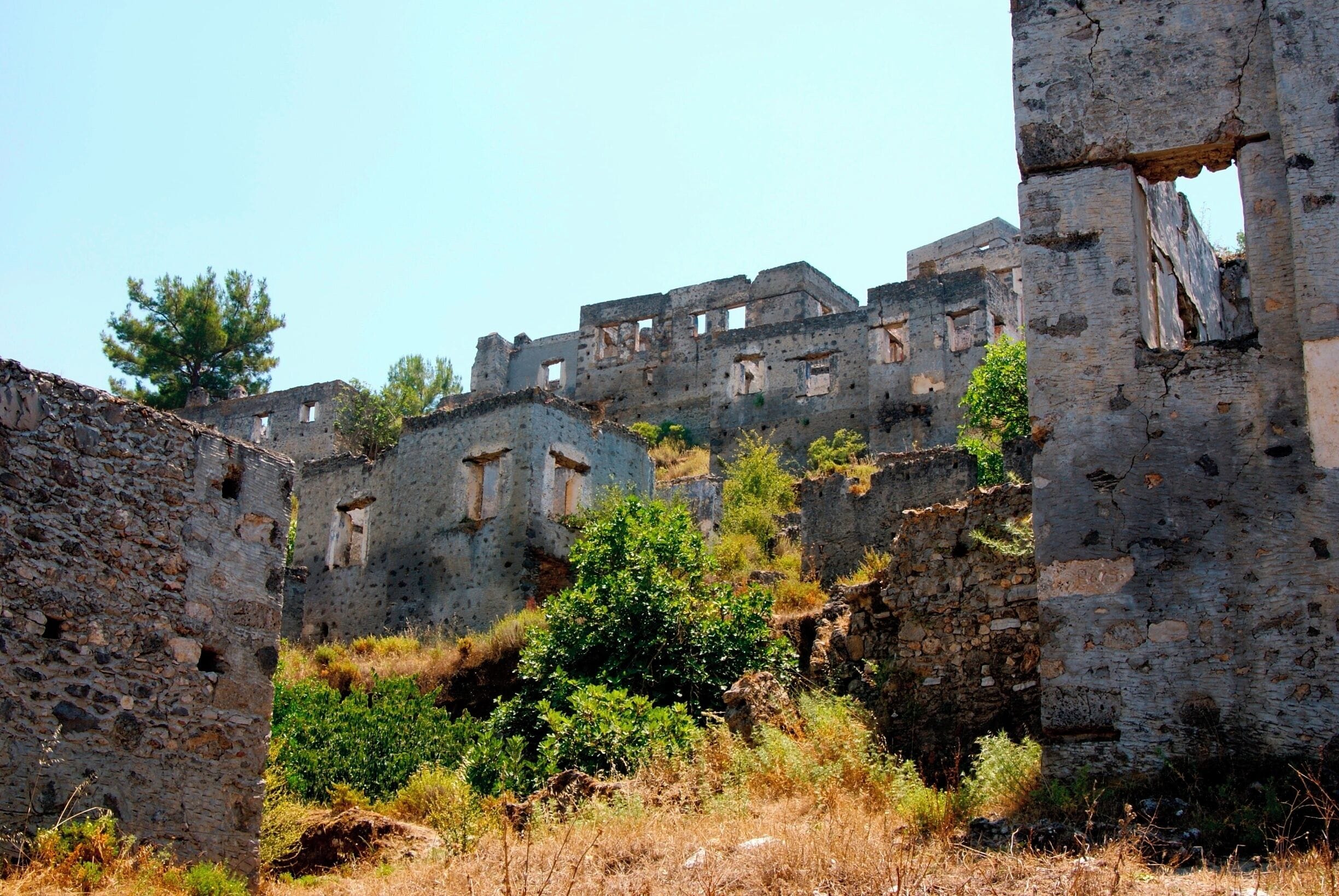 Kayaköy, Livissi, Ghost Town

The deserted village Kayaköy (Karmylassos), now preserved as a museum village, consists of hundreds of rundown but still mostly intact Greek-style houses and churches which cover a small mountainside.

#architecture