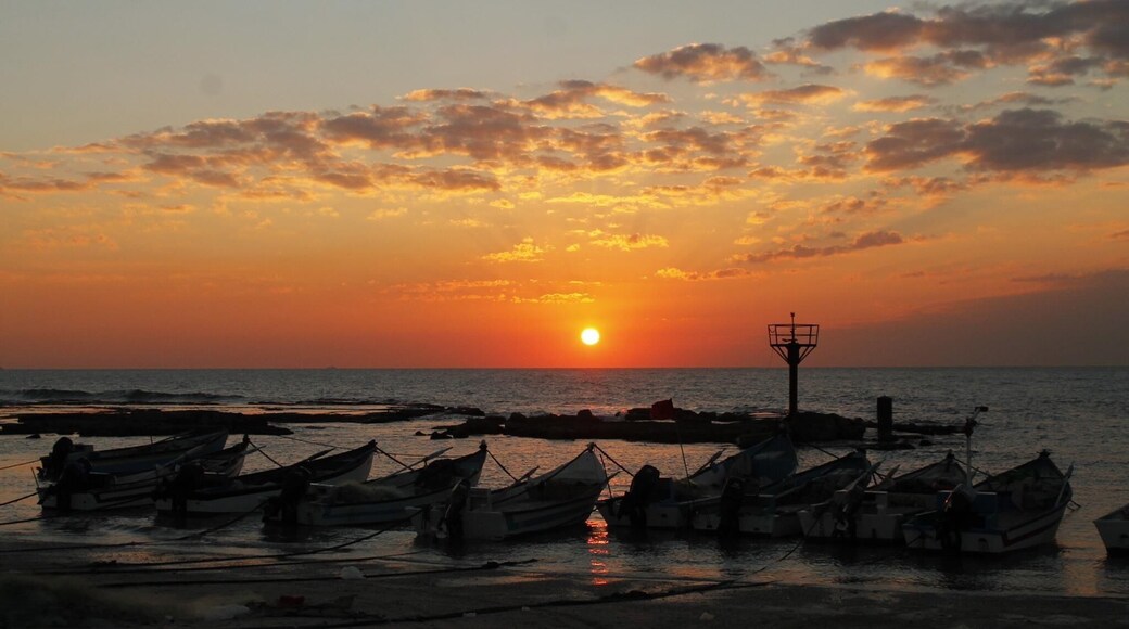 I love this spot for sunsets and I love this village. It's a place you can really call home if you take the time to let the people know you.