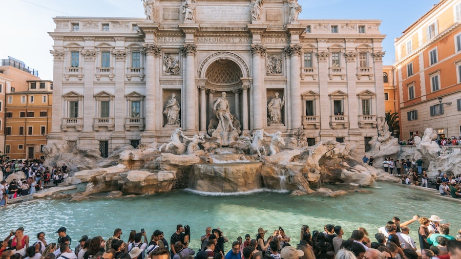 Trevi Fountain which includes heritage architecture, a statue or sculpture and a fountain