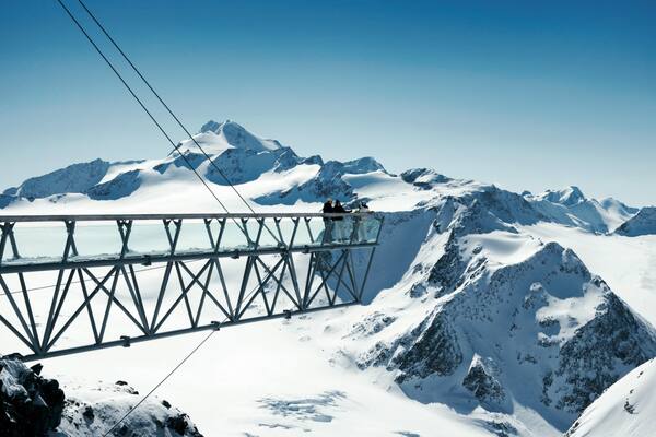 Tirol mit einem Schnee, Landschaften und Ansichten