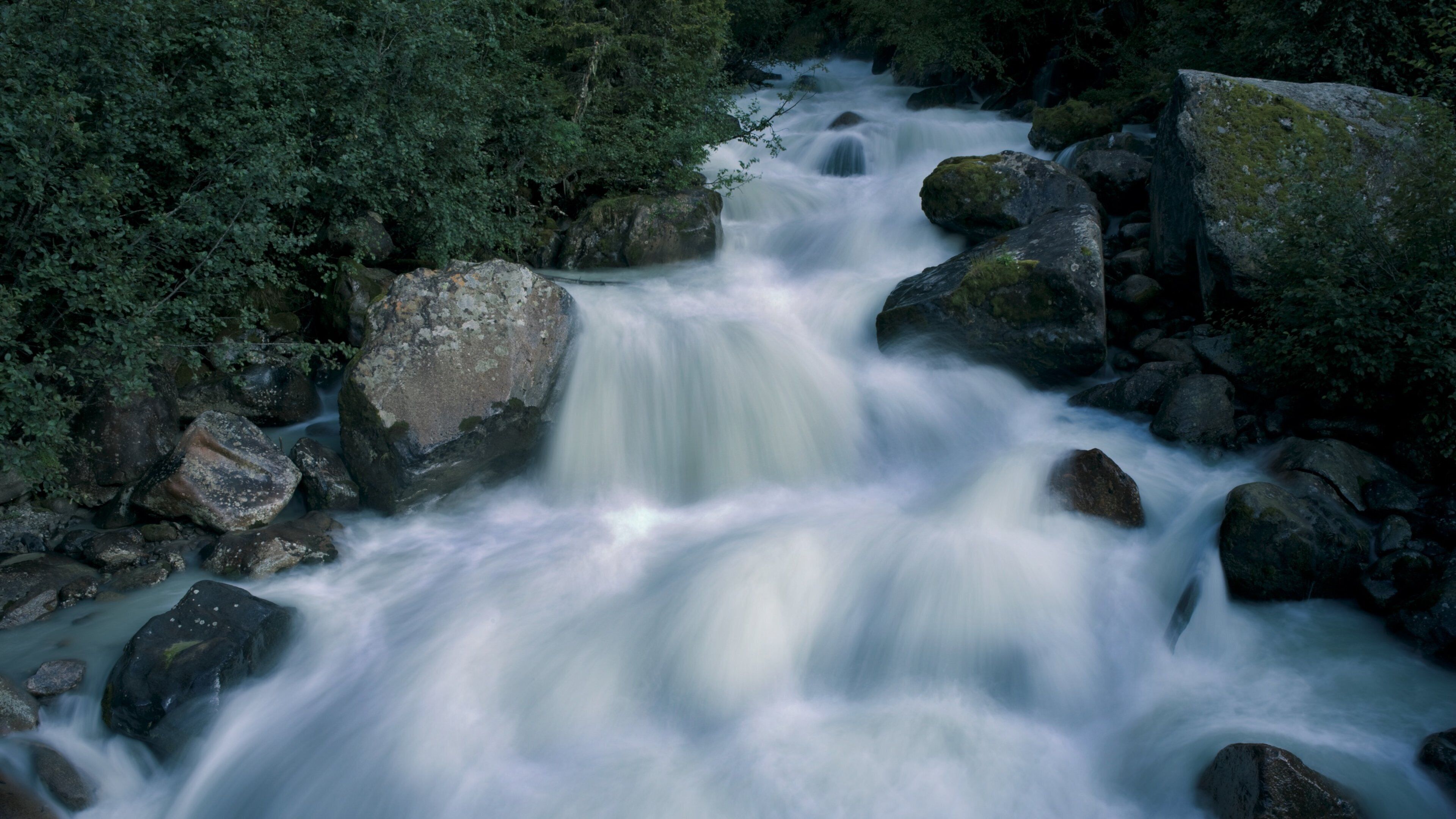 Soelden which includes a river or creek