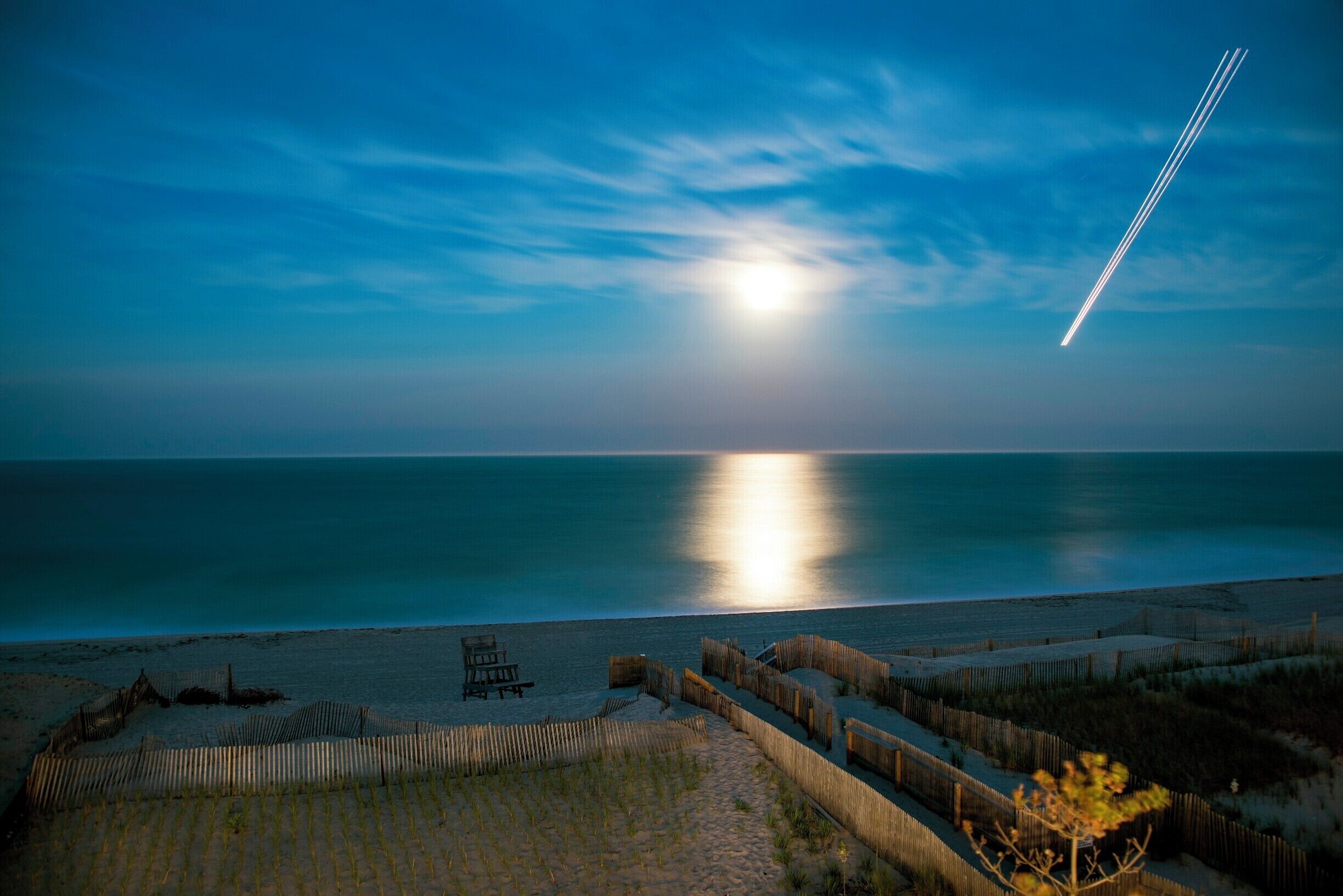 Moonrise over The Atlantic. #BeachBound