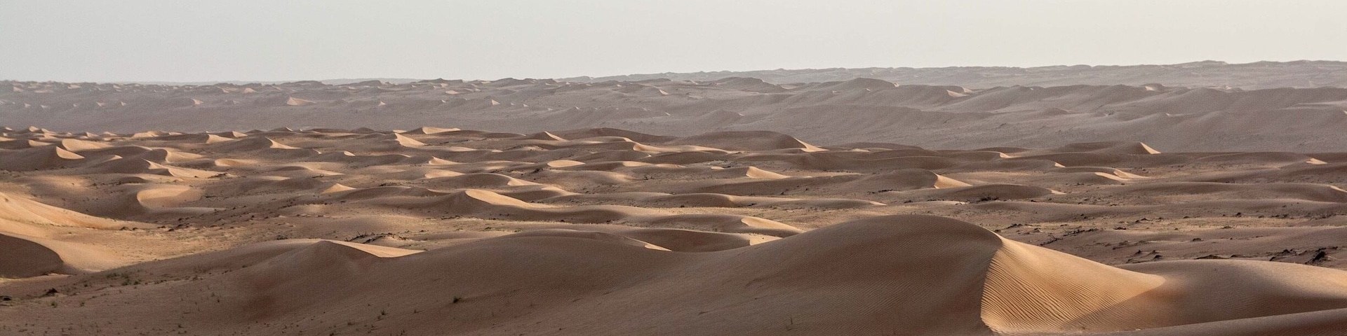 Sunset in the sand dunes near 1000 Nights Camp in Sharqiya Sands, #Oman 🇴🇲
#LifeAtExpedia