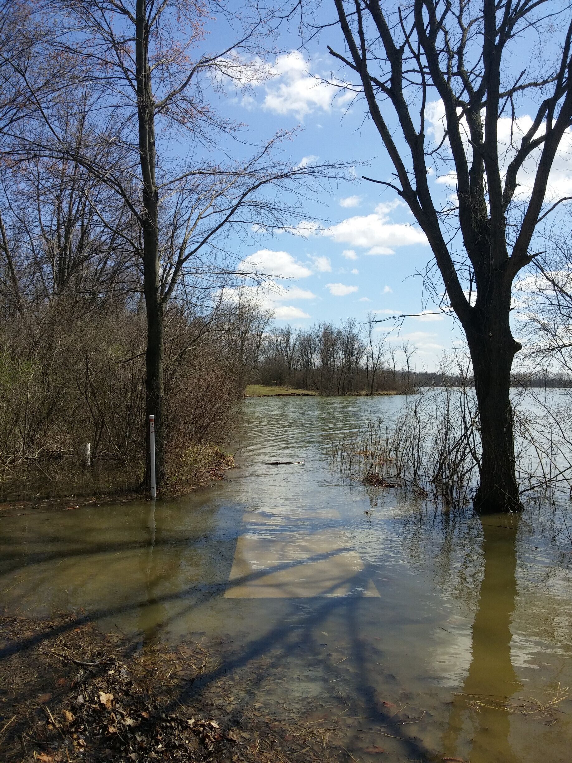 The disc golf course at Alum Creek State Park is fun and quite challenging. Even more challenging on this trip since heavy rains put parts of the course completely underwater...