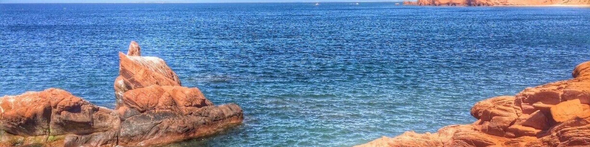 A short hike from the beach, La Bluff offers spectacular views of the red cliffs - which are famous on Îles de la Madeleine. A truly magical sight.