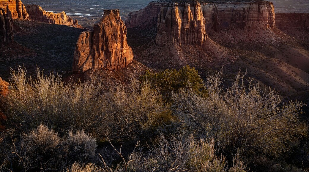 Sunrise at the Grand View Overlook in Colorado National Monument