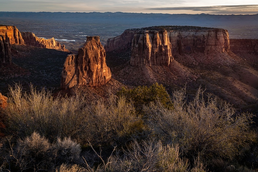 Sunrise at the Grand View Overlook in Colorado National Monument