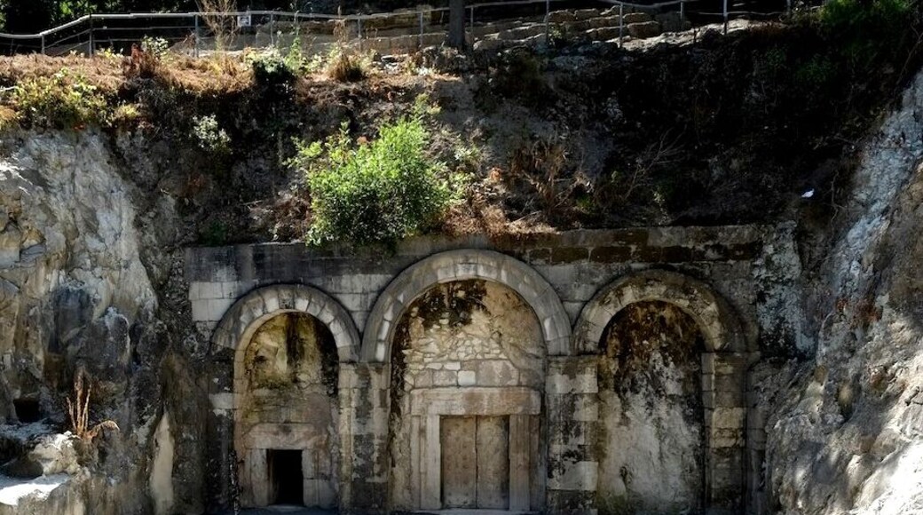 Beit Shearim is a national park in the Lower Galilee region of northern Israel. Beit Shearim is known for the remains of a Roman city located on a hilltop and the ancient Jewish burial catacombs located within it. Today the Beit Shearim National Park incorporates both the ruins of the city and the burial tombs.
The city was originally established between the 9th century BC and the 3th century BC during the Persian and Hellenistic periods. But it was during the Roman era that the city was most prosperous as a Jewish settlement – in the 2nd century AD the Jews were expelled from Jerusalem and established several communities in the north, including Beit Shearim. The city was the site of the best known Jewish burial ground at the time as Jews could no longer be buried on the Mount of Olives in Jerusalem.