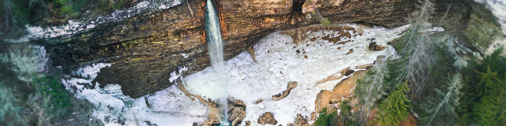 With 52m, Peričnik (no idea how to pronounce this) Waterfall is one of the highest among Slovenian waterfalls. There is a marked trail leading to it from Mojstrana.