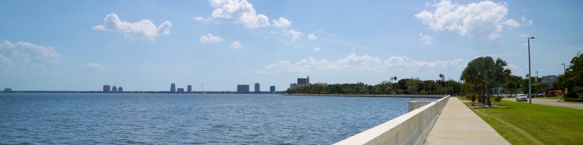 Hyde Park showing a river or creek