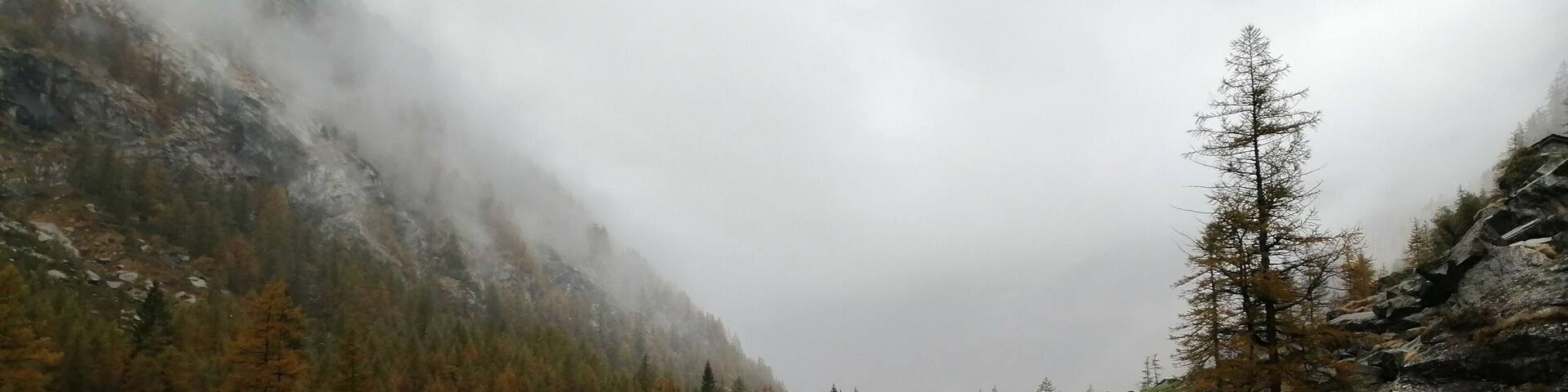 paesaggio montano autunnale, alpi italia