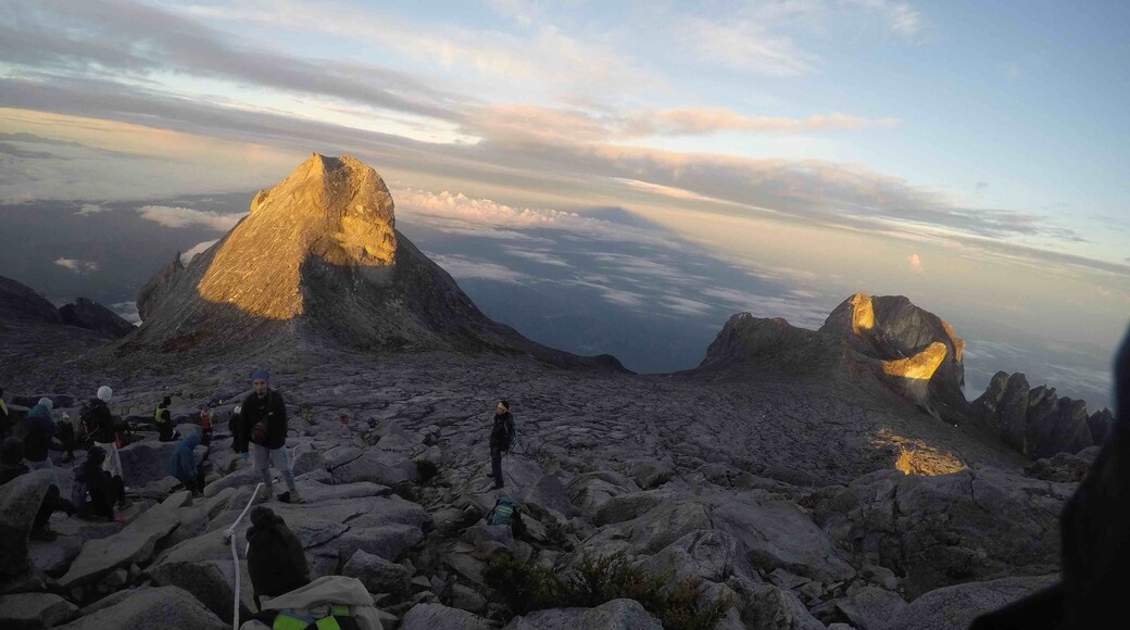 Sunrise from the summit of Mount Kinabalu at Low’s Peak.
This is a 0230 am start to get to the summit.
It’s a relentless climb that requires determination.
#Nature Photo Contest