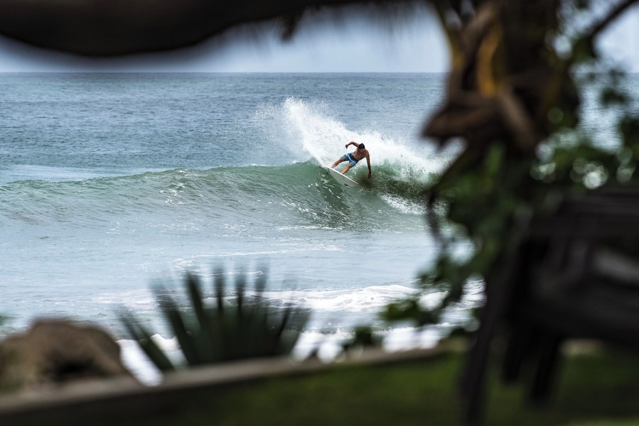 Waves and offshore winds. Perfect. #BeachBound