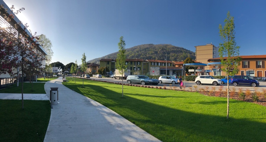 Sweet supermarket in nice quiet place on lake Maggiore