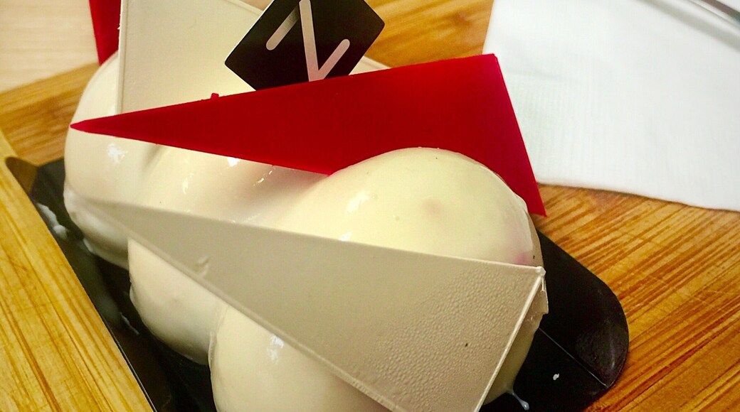 Another slice of heavenly cake from Adriano Zumbo, Australia's very own Willy Wonka. If you want to see where all the magic happens, come to the original "lab" in Rozelle, and watch how their flavour-of-the-day treats are made. You won't find them in any of the other branches. #LifeAtExpedia