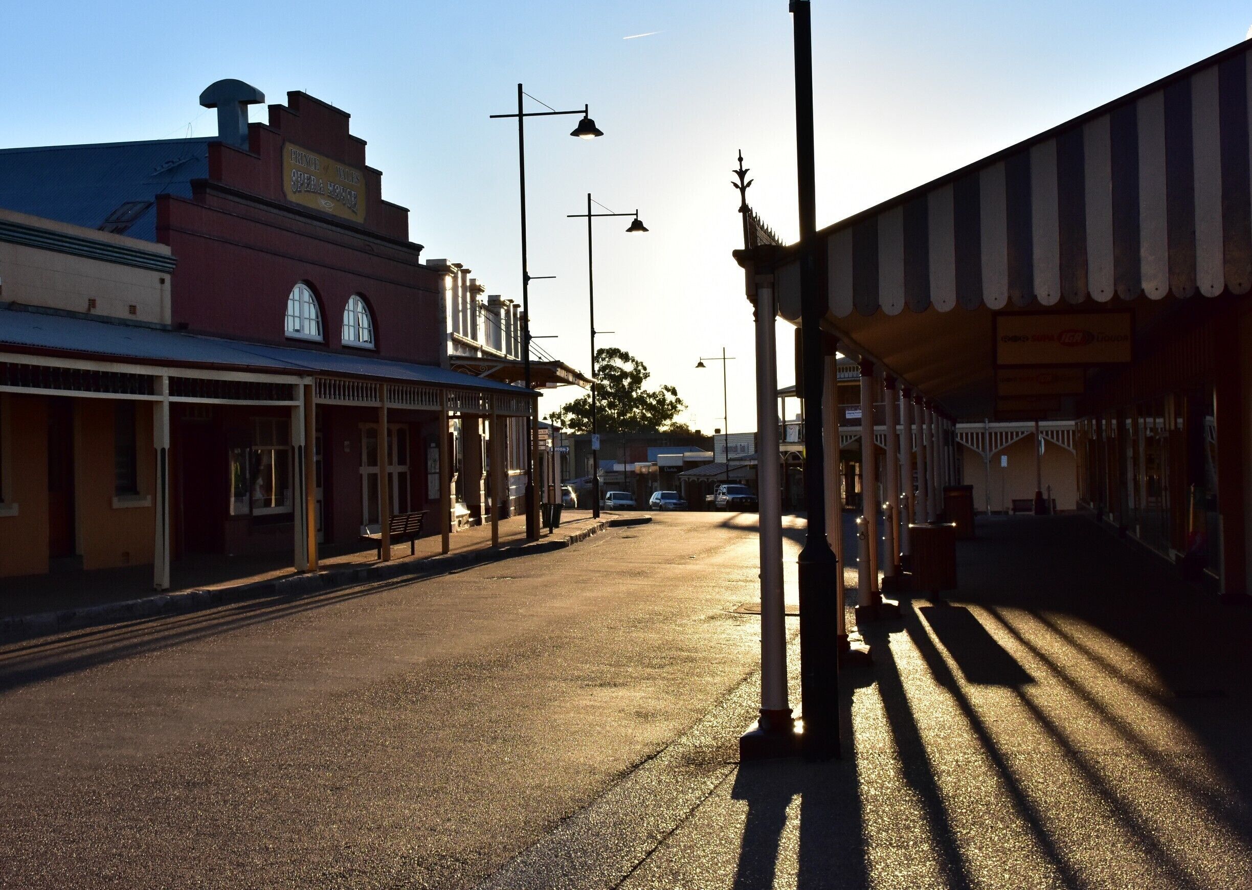 We'd never heard of this place until we were looking for somewhere to stay on the way home from Newcastle - but we were soon in love with its enduring history, which was significant enough to be featured on the original Australian $10 note (with poet Henry Lawson).