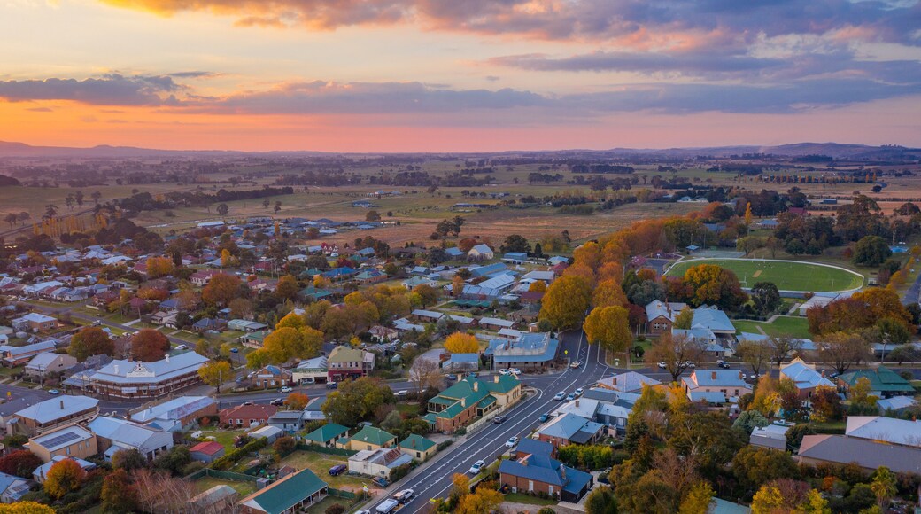 Millthorpe which includes landscape views and a sunset