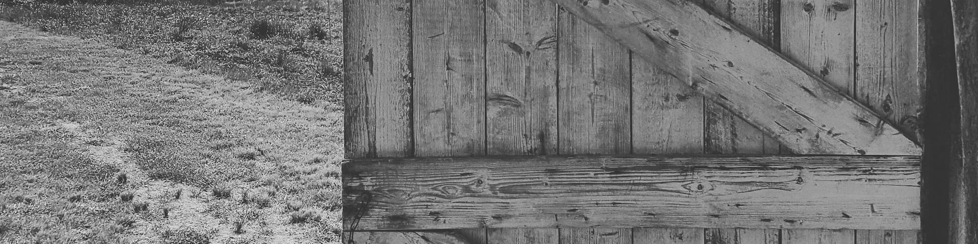 Old barn door at a gorgeous restaurant
#lifeatexpedia