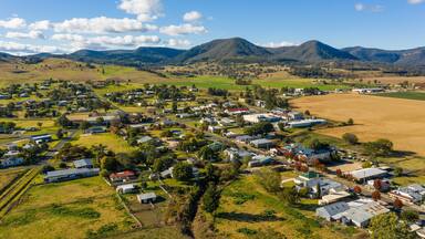 Killarney showing landscape views and a small town or village