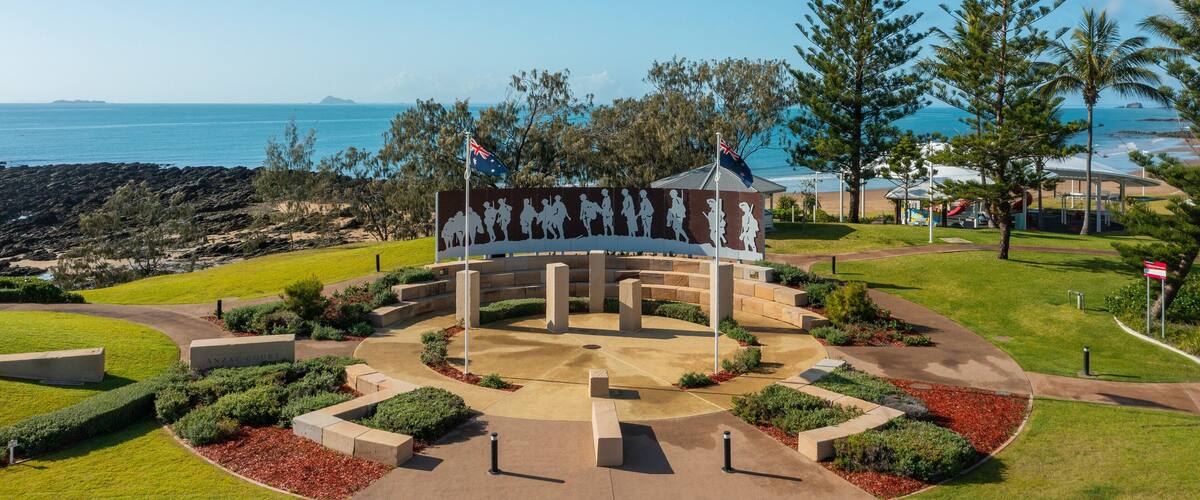Emu Park which includes a garden