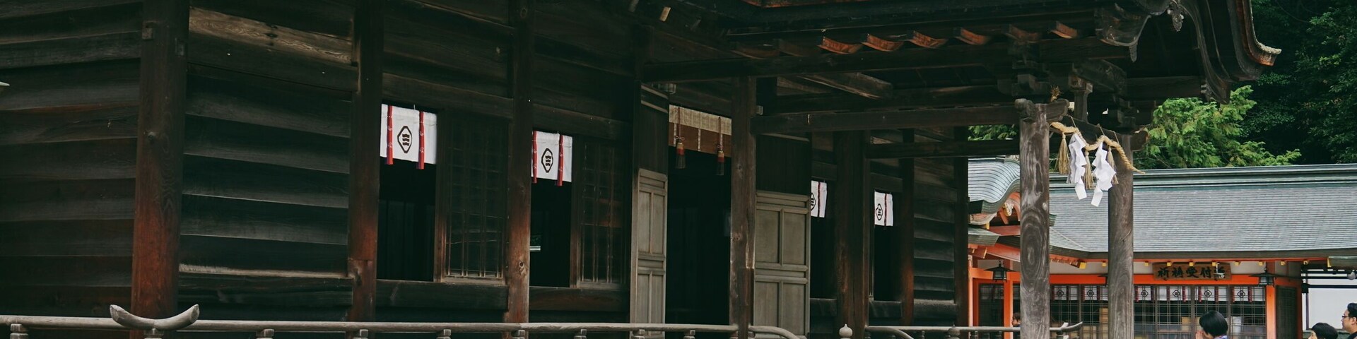 The main building for prayer at Oyamazumi Shrine.
This building was originally built in 1427, but underwent major renovation in 1602. It is made of uncoated wood and has a cyprus bark roof.
How to pray: Throw money in offering box, ring bell to wake god, bow twice, clap twice, pray...and bow once more at the very end.