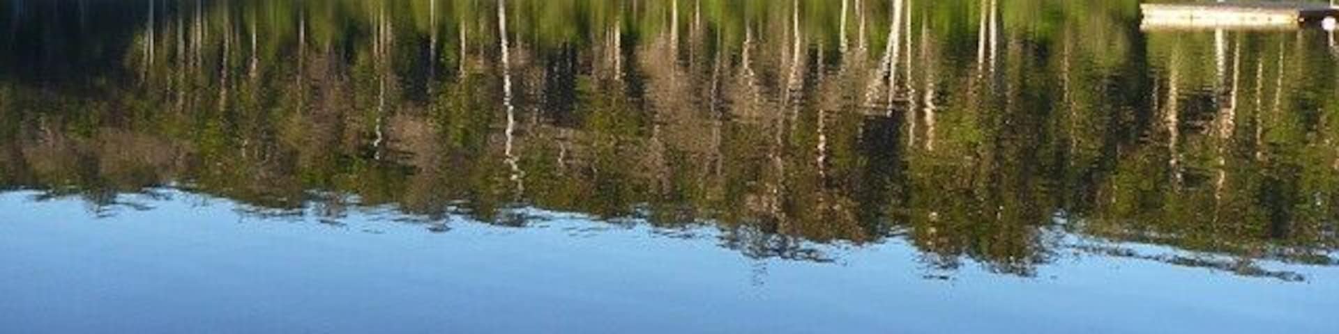 Karrivalleyresort in WA is a little lakeside bush escape! I read my book and basked in the sunshine on the deck like a lizard ;). It has a relaxed restaurant that overlooks the lake and has a decidely 'Camp USA' feel about the grounds with swimming platforms, water activities and hikes around the area.  #howstheserenity