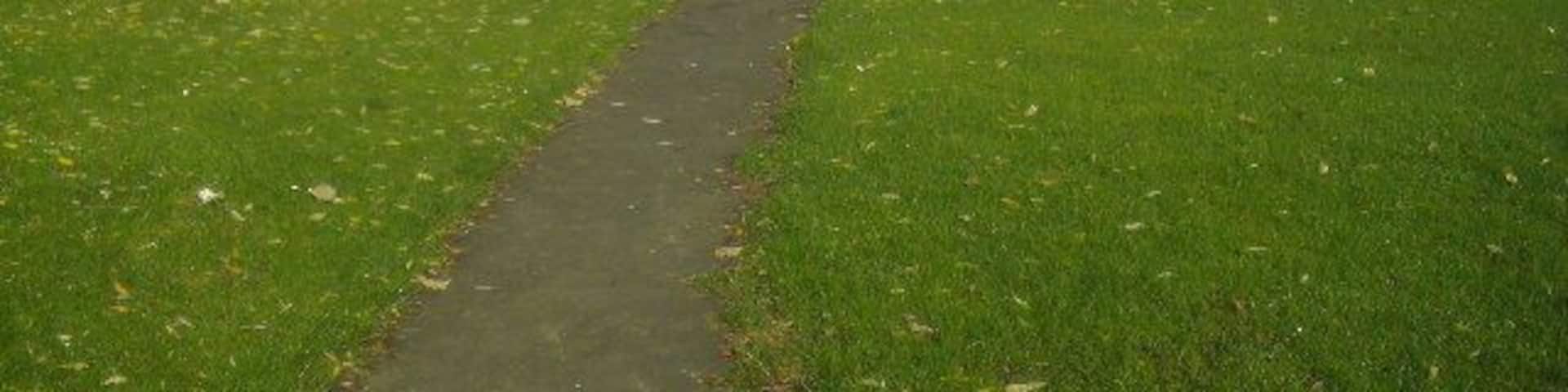 Footpath to Cowgate. At the end of Kingsway this track emerges to carry you to Cowgate.