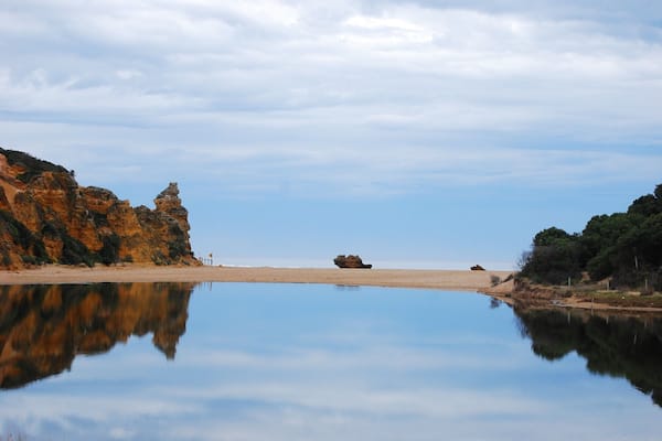 We originally came to Aireys Inlet to see Split Point Lighthouse. We never made it there as we were too busy exploring Airey’s Inlet Rivermouth Beach. The reflections of the cliffs here were just amazing. #beach