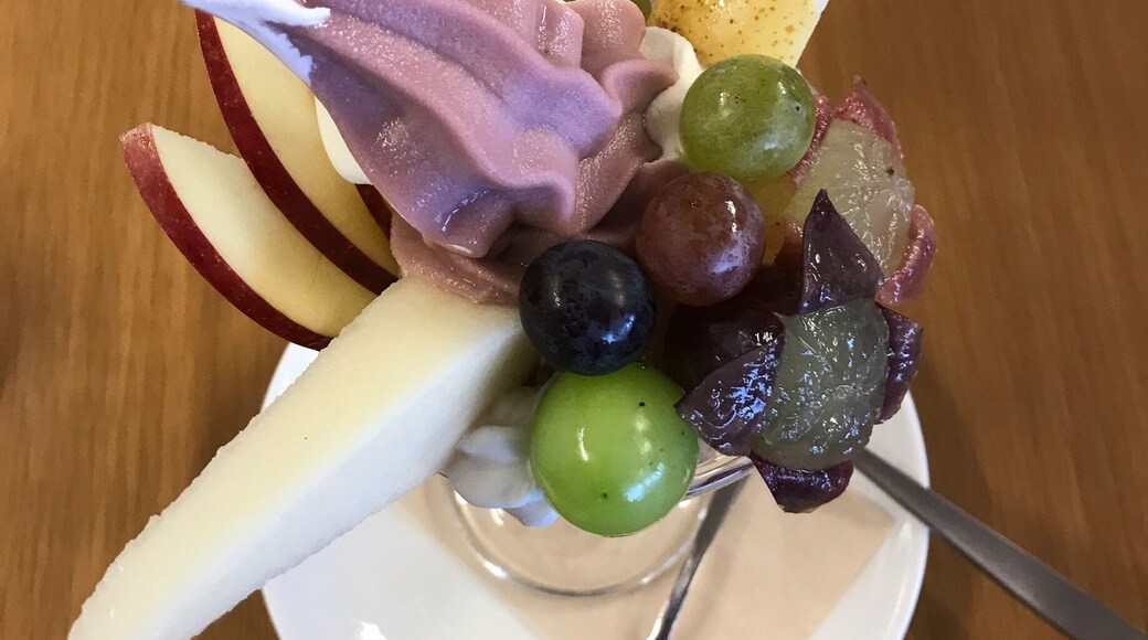 This desert takes a lot of beating. It’s made from fresh fruit picked at the local farm who’s cafe serves up this tasteful delight.