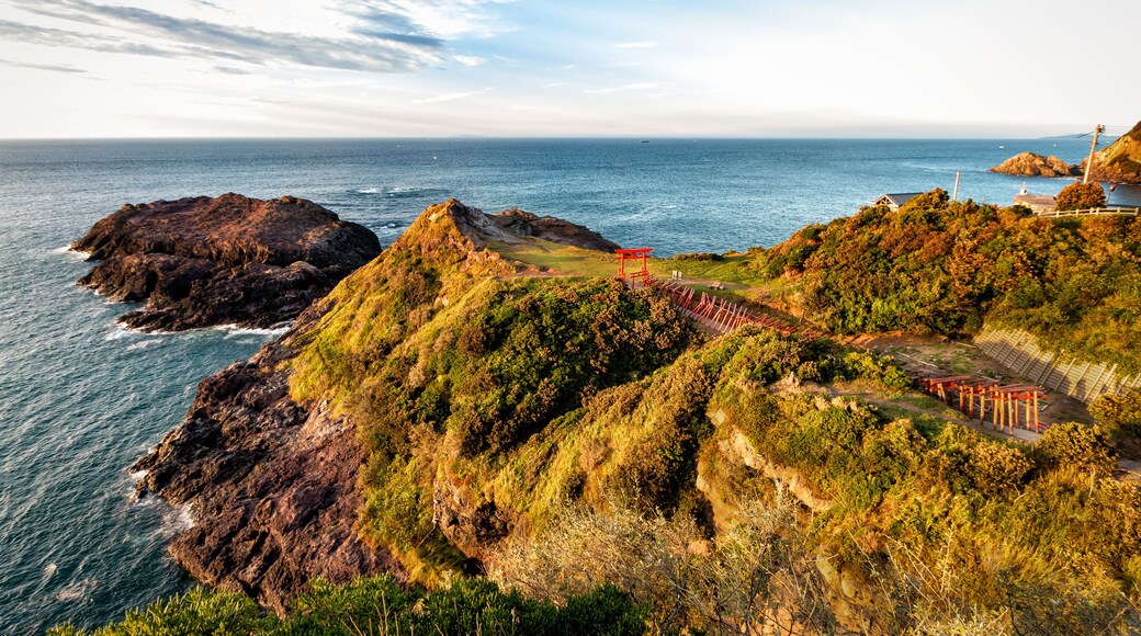 The Japan Sea Coast and the Motonosumi Inari Shrine