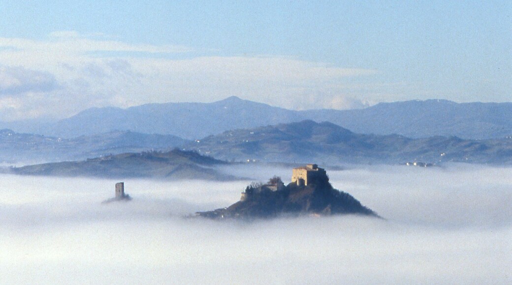Castello di Rossena - Grassano (RE) Italy - 1991
