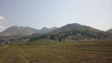 Mount Kosha (left) and Kjjimadaira sky resort seen from the North.