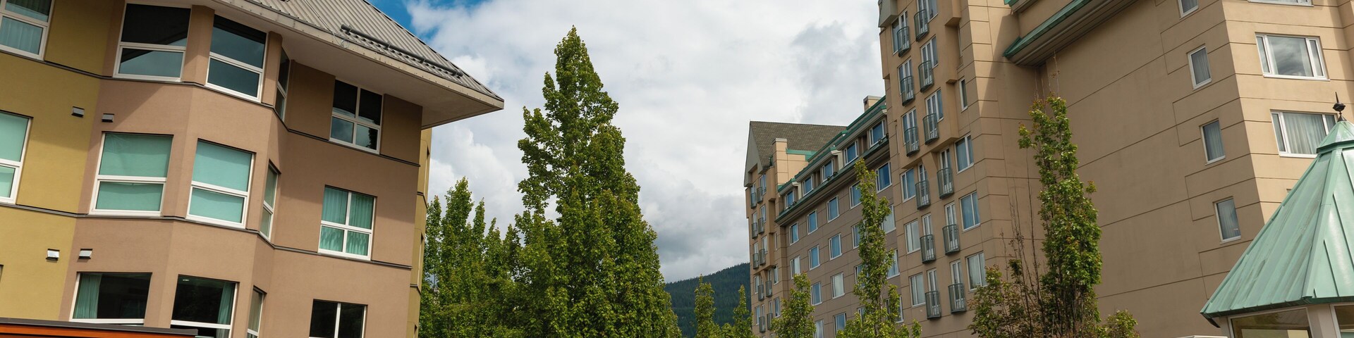 Whistler_UpperVillage_6342854_002